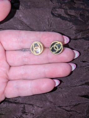 Gold and Black Round Interlock Stud Earrings
